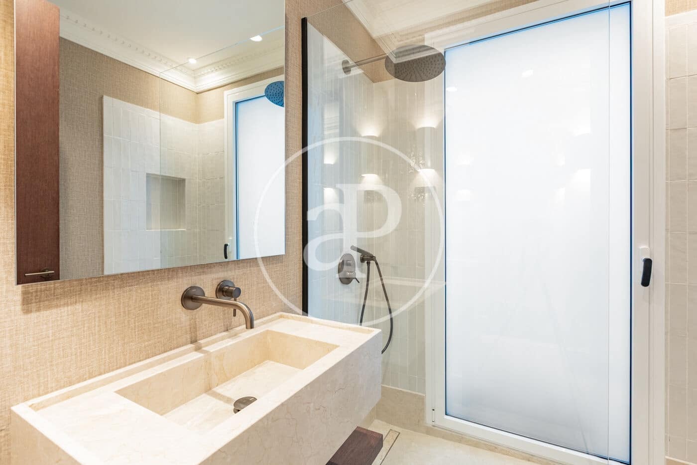 3 bedroom Apartment for rent in Madrid city - € 6,000 (Ref: 10182982)