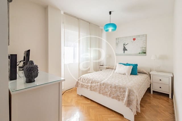 4 bedroom Villa for sale in Boadilla del Monte with pool garage - € 935,000 (Ref: 10184807)