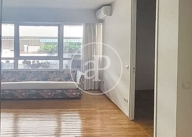 1 soveværelse Lejlighed til salg i Almagro, Madrid by - € 760.000 (Ref: 10184810)