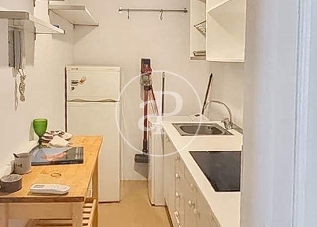 1 soveværelse Lejlighed til salg i Almagro, Madrid by - € 760.000 (Ref: 10184810)
