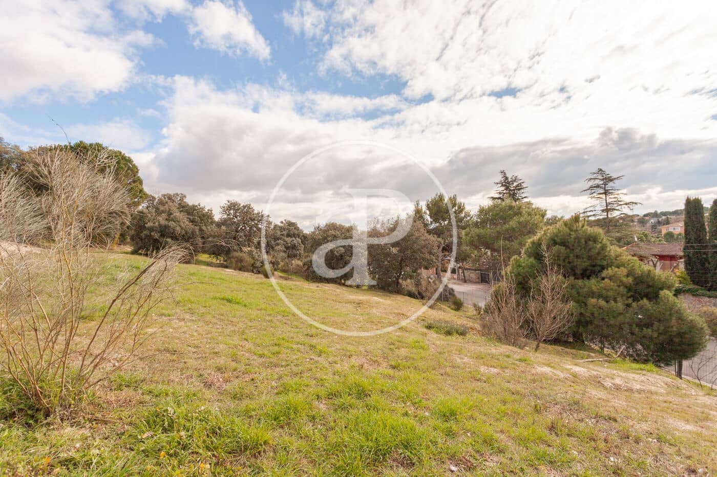 Grunde uden byggetilladelser til salg i Villaviciosa de Odon - € 675.000 (Ref: 7560706)