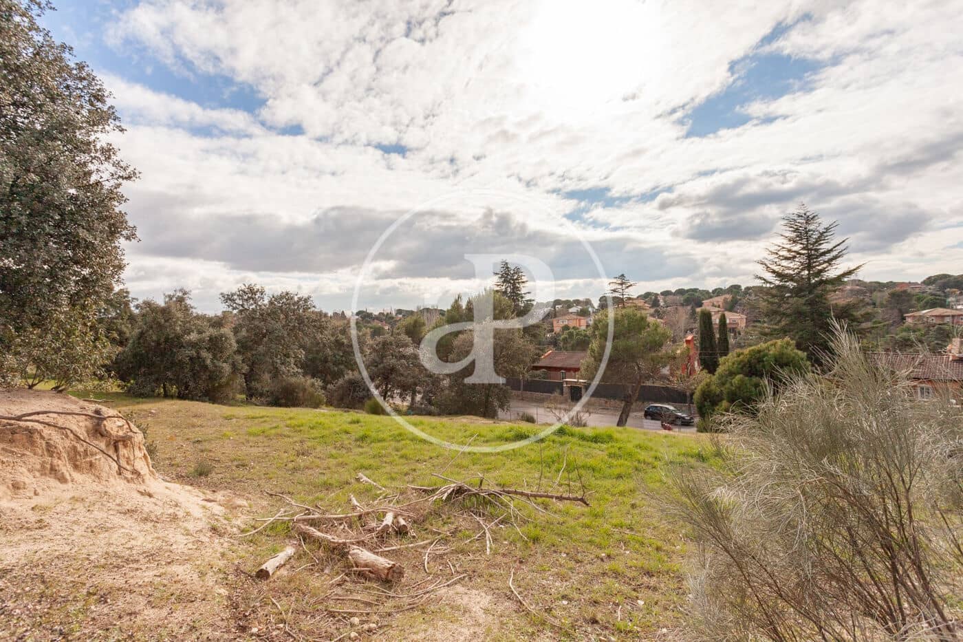 Grunde uden byggetilladelser til salg i Villaviciosa de Odon - € 675.000 (Ref: 7560706)