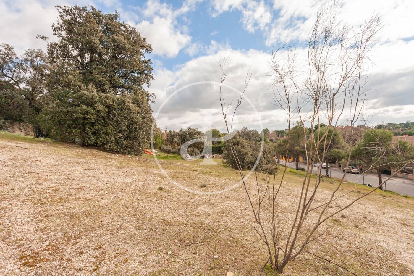 Grunde uden byggetilladelser til salg i Villaviciosa de Odon - € 675.000 (Ref: 7560706)