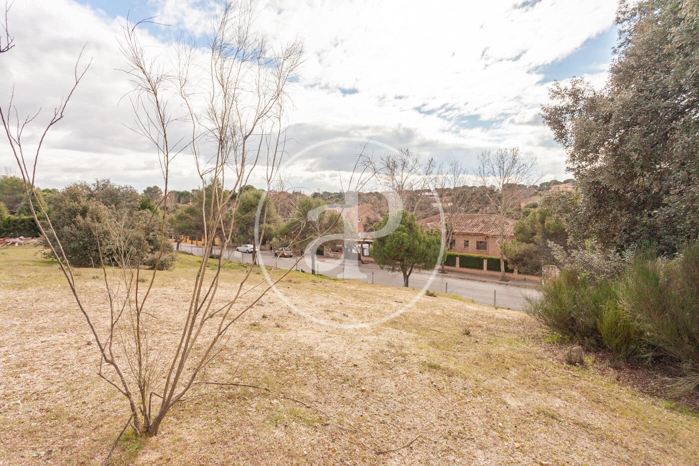 Grunde uden byggetilladelser til salg i Villaviciosa de Odon - € 675.000 (Ref: 7560706)