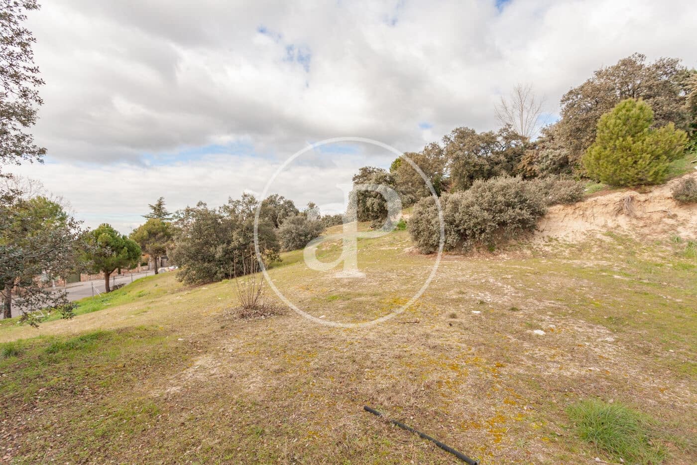 Grunde uden byggetilladelser til salg i Villaviciosa de Odon - € 675.000 (Ref: 7560706)