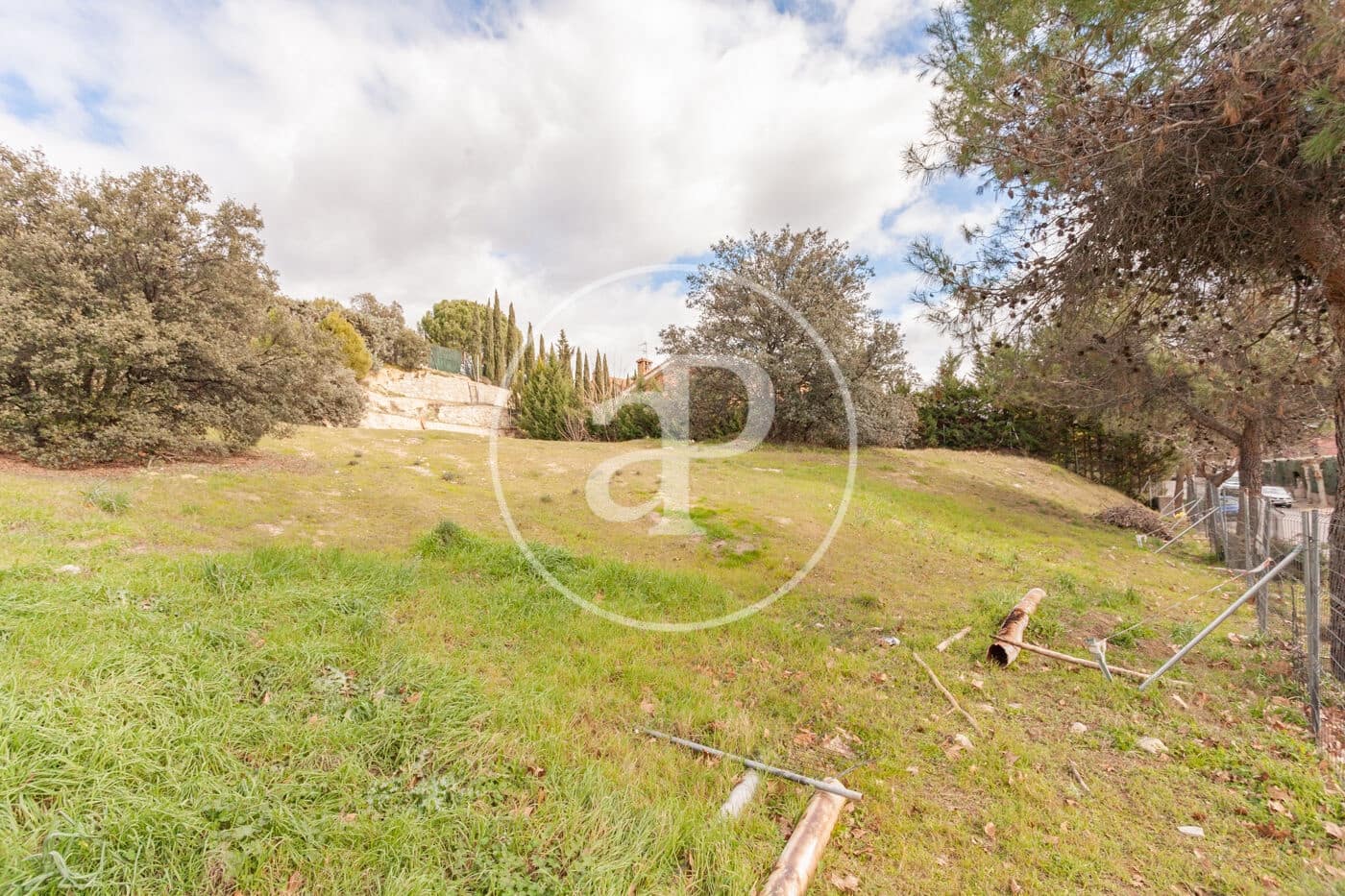 Grunde uden byggetilladelser til salg i Villaviciosa de Odon - € 675.000 (Ref: 7560706)