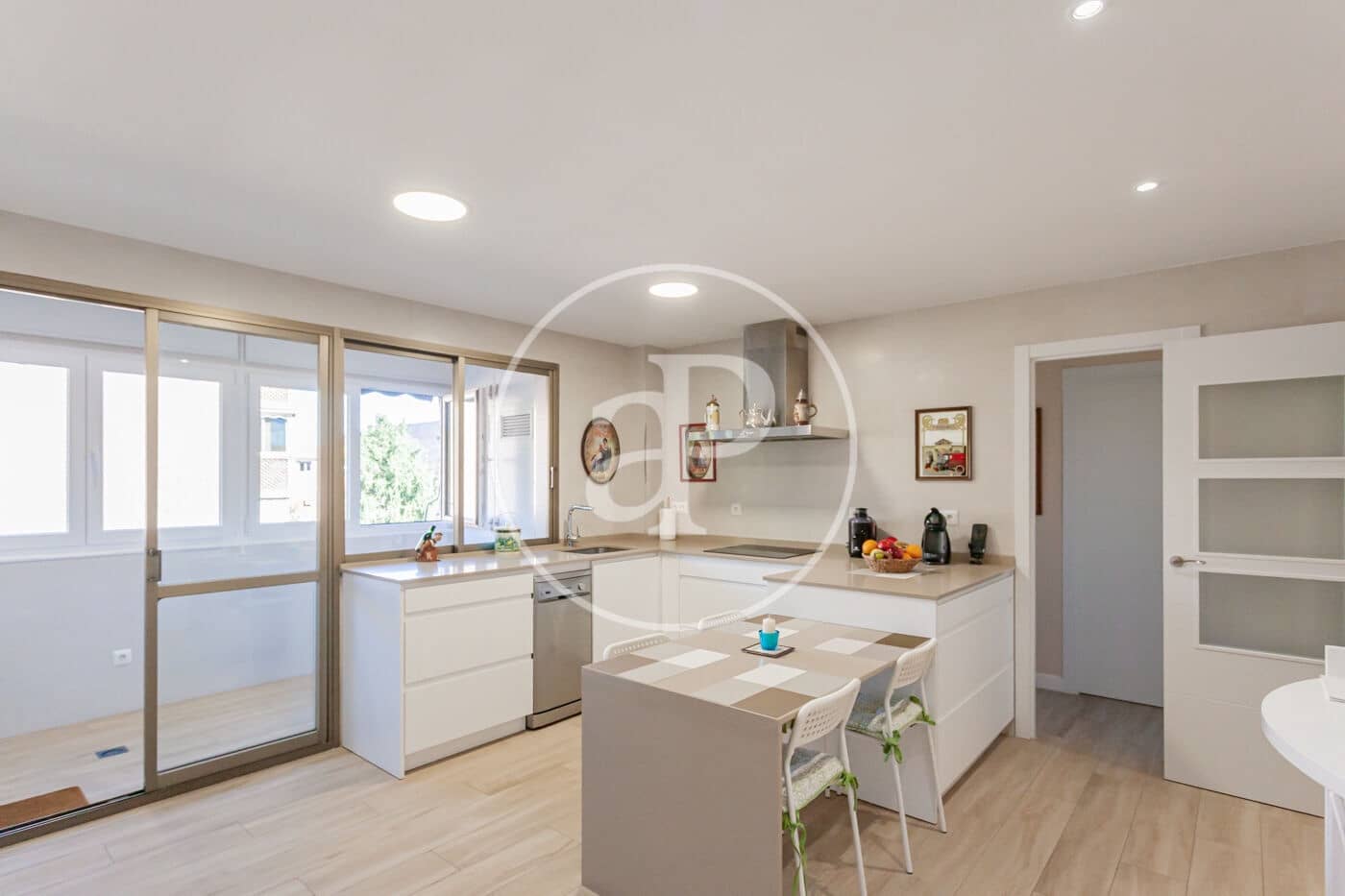 4 soveværelse Lejlighed til salg i Pozuelo de Alarcon med swimmingpool - € 990.000 (Ref: 8086566)