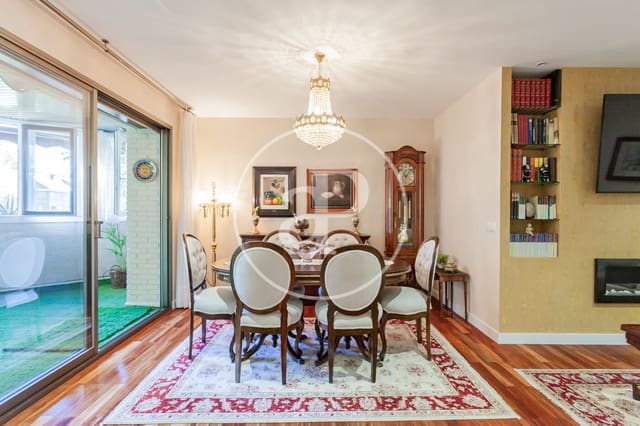 4 soveværelse Lejlighed til salg i Pozuelo de Alarcón med swimmingpool - € 990.000 (Ref: 8086566)