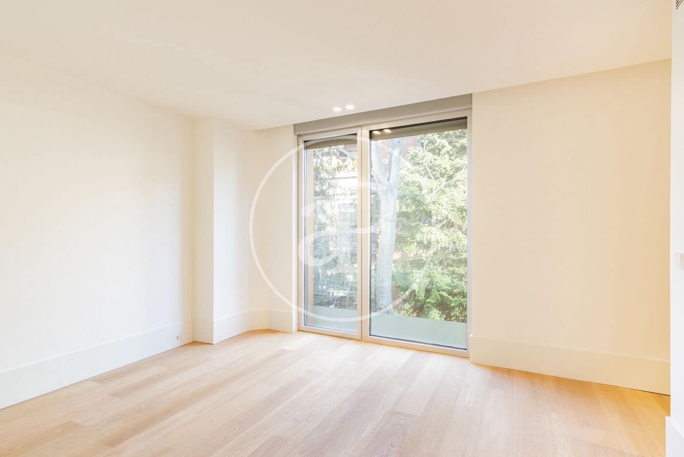 5 soverom Villa til salgs i Madrid by med svømmebasseng - € 3 600 000 (Ref: 8102907)