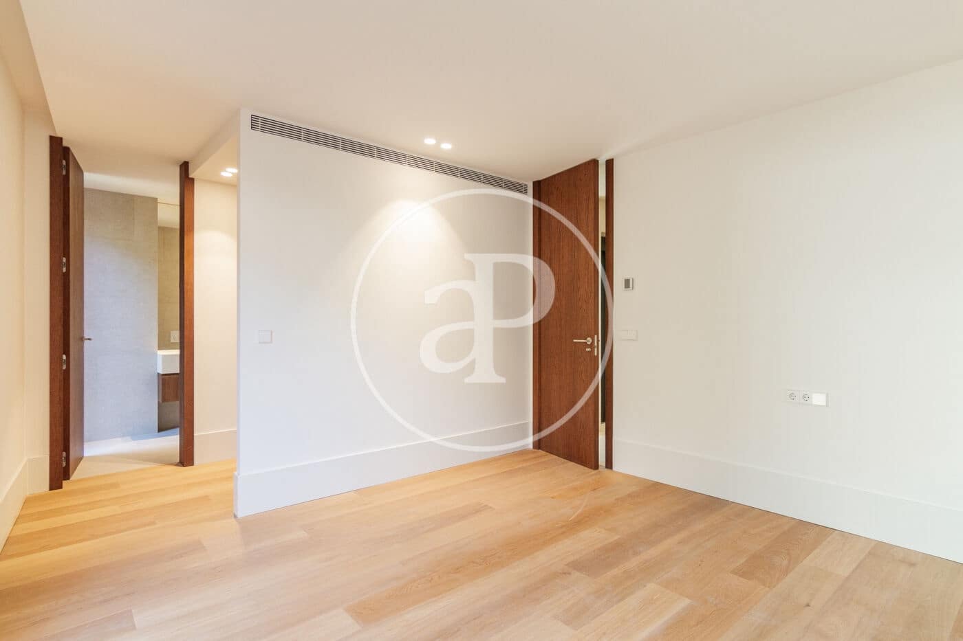 5 soverom Villa til salgs i Madrid by med svømmebasseng - € 3 600 000 (Ref: 8102907)