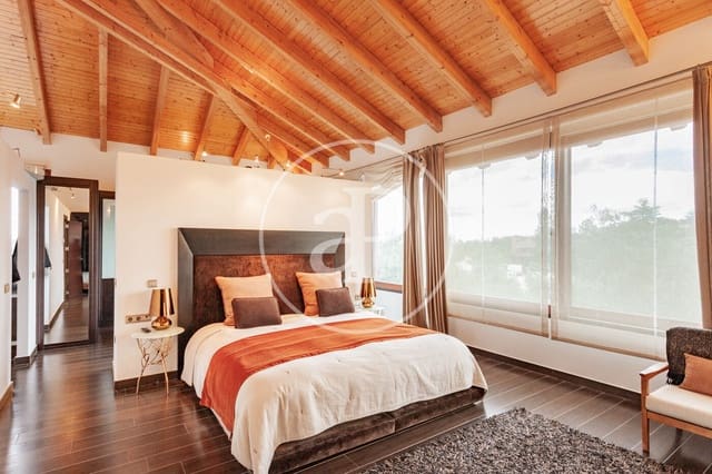 4 soveværelse Villa til salg i San Sebastián de los Reyes med swimmingpool - € 2.660.000 (Ref: 8129044)