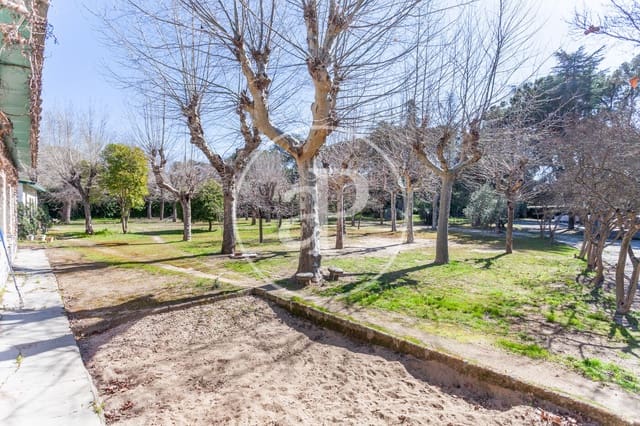 Grunde uden byggetilladelser til salg i Torrelodones - € 2.750.000 (Ref: 8151757)