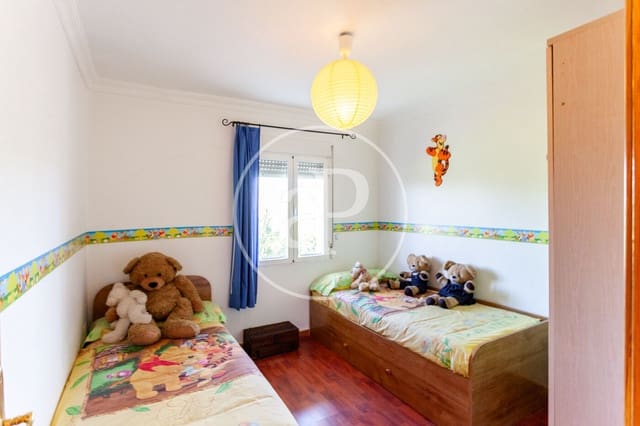 5 bedroom Villa for sale in Fuente el Saz de Jarama with pool - € 1,350,000 (Ref: 8174225)