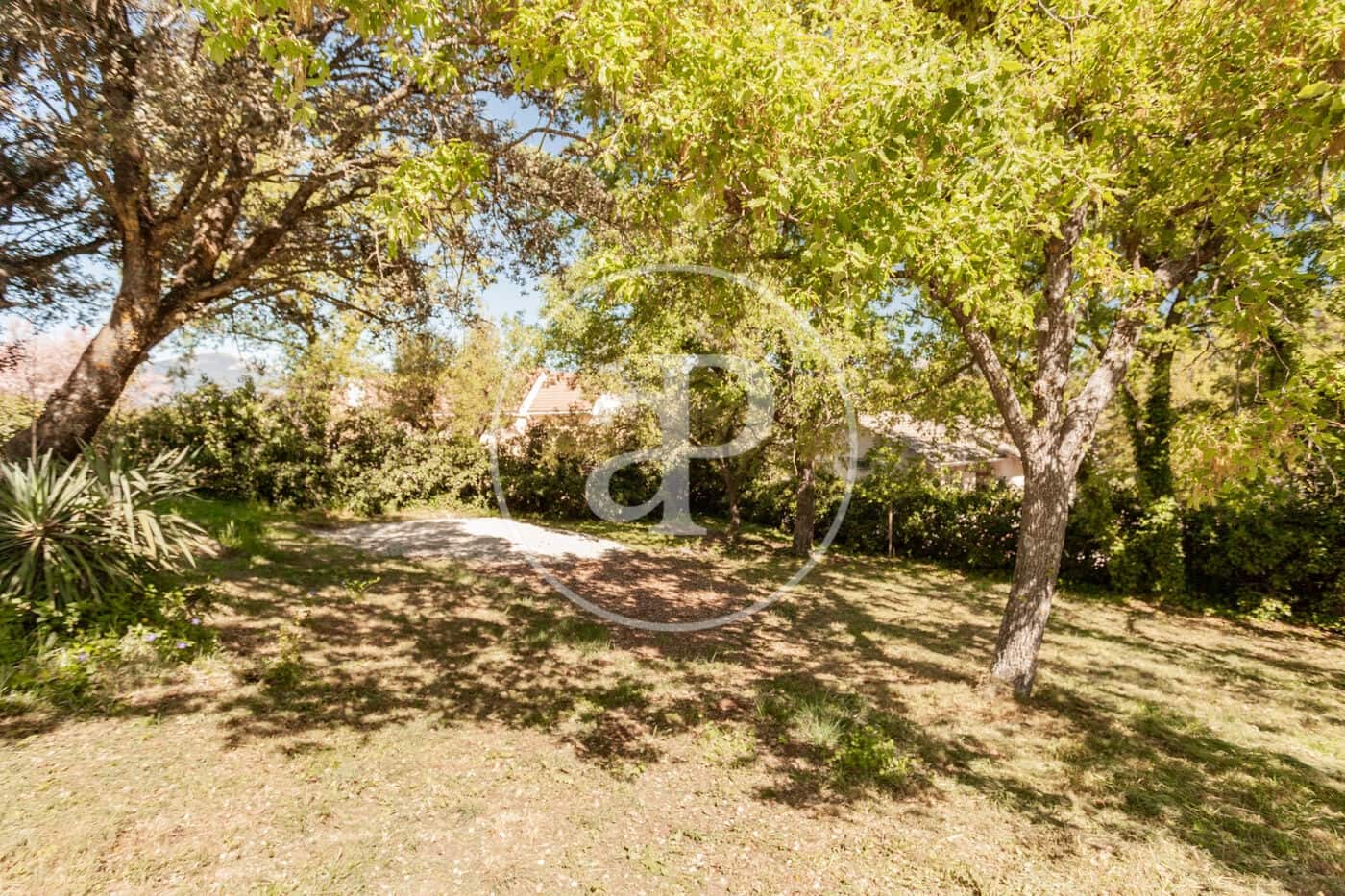 Grunde uden byggetilladelser til salg i Guadalix de la Sierra - € 355.000 (Ref: 8232881)