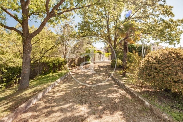 Teren niezagospodarowany na sprzedaż w Guadalix de la Sierra - 355 000 € (Ref: 8232881)