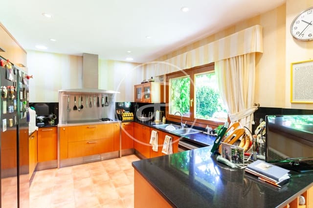 5 soveværelse Villa til salg i San Sebastián de los Reyes med swimmingpool - € 1.650.000 (Ref: 8253538)