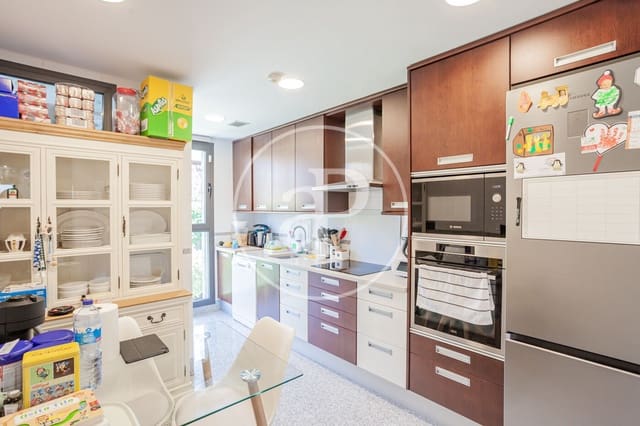3 bedroom Penthouse for sale in La Moraleja, Alcobendas with pool - € 1,195,000 (Ref: 8370125)