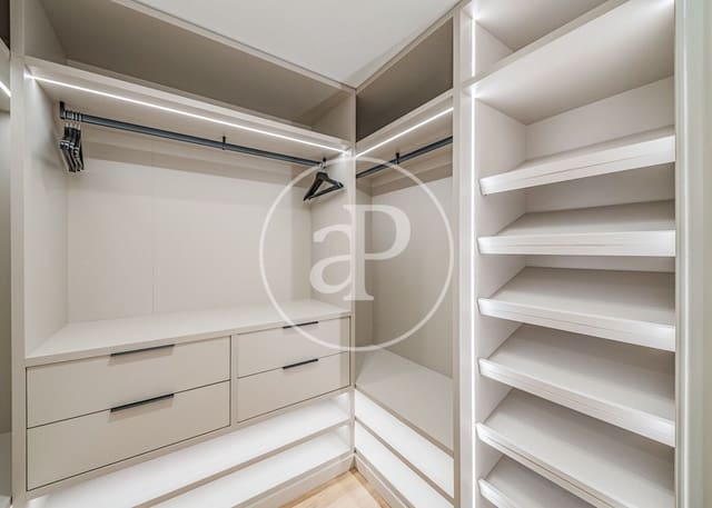 2 makuuhuone Huoneisto myytävänä paikassa Recoletos, Madrid kaupunki - 1 269 000 € (Ref: 8397597)