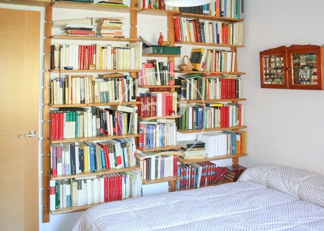 6 bedroom Villa for sale in Alameda de Osuna, Madrid city with pool - € 1,225,000 (Ref: 8562958)