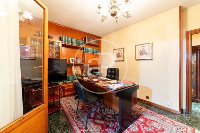 5 bedroom Villa for sale in Algete with pool - € 1,100,000 (Ref: 8571328)