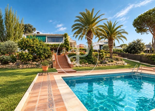 5 bedroom Villa for sale in Algete with pool garage - € 1,200,000 (Ref: 8571328)