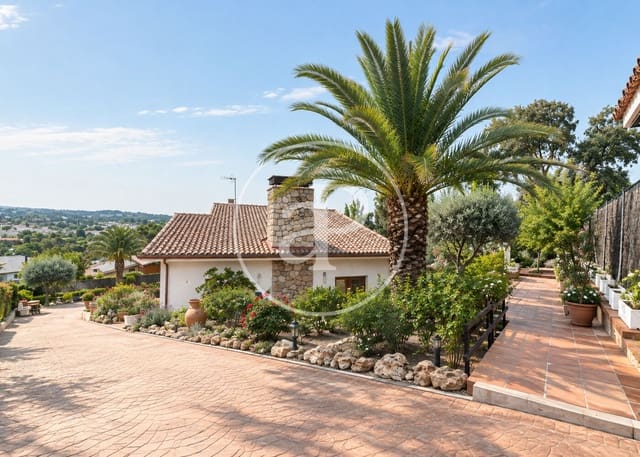 5 bedroom Villa for sale in Algete with pool garage - € 1,200,000 (Ref: 8571328)