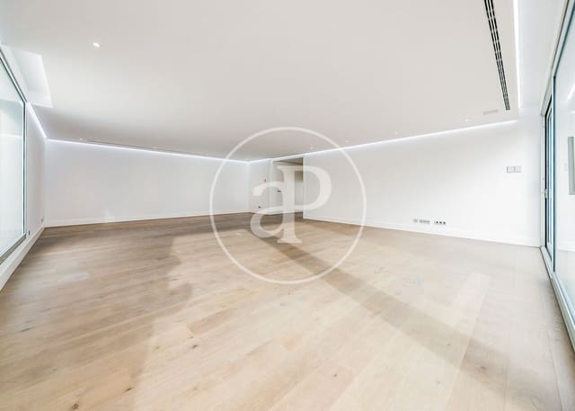 5 chambre Villa/Maison à vendre à Ciudad Lineal, Madrid ville avec piscine - 2 200 000 € (Ref: 8640614)