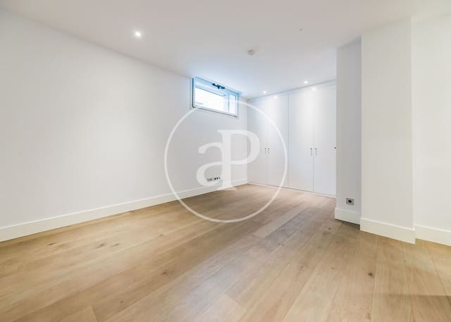 5 chambre Villa/Maison à vendre à Ciudad Lineal, Madrid ville avec piscine - 2 200 000 € (Ref: 8640614)