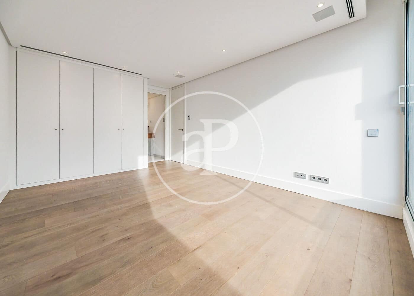 5 soveværelse Villa til salg i Madrid by med swimmingpool - € 2.200.000 (Ref: 8640614)