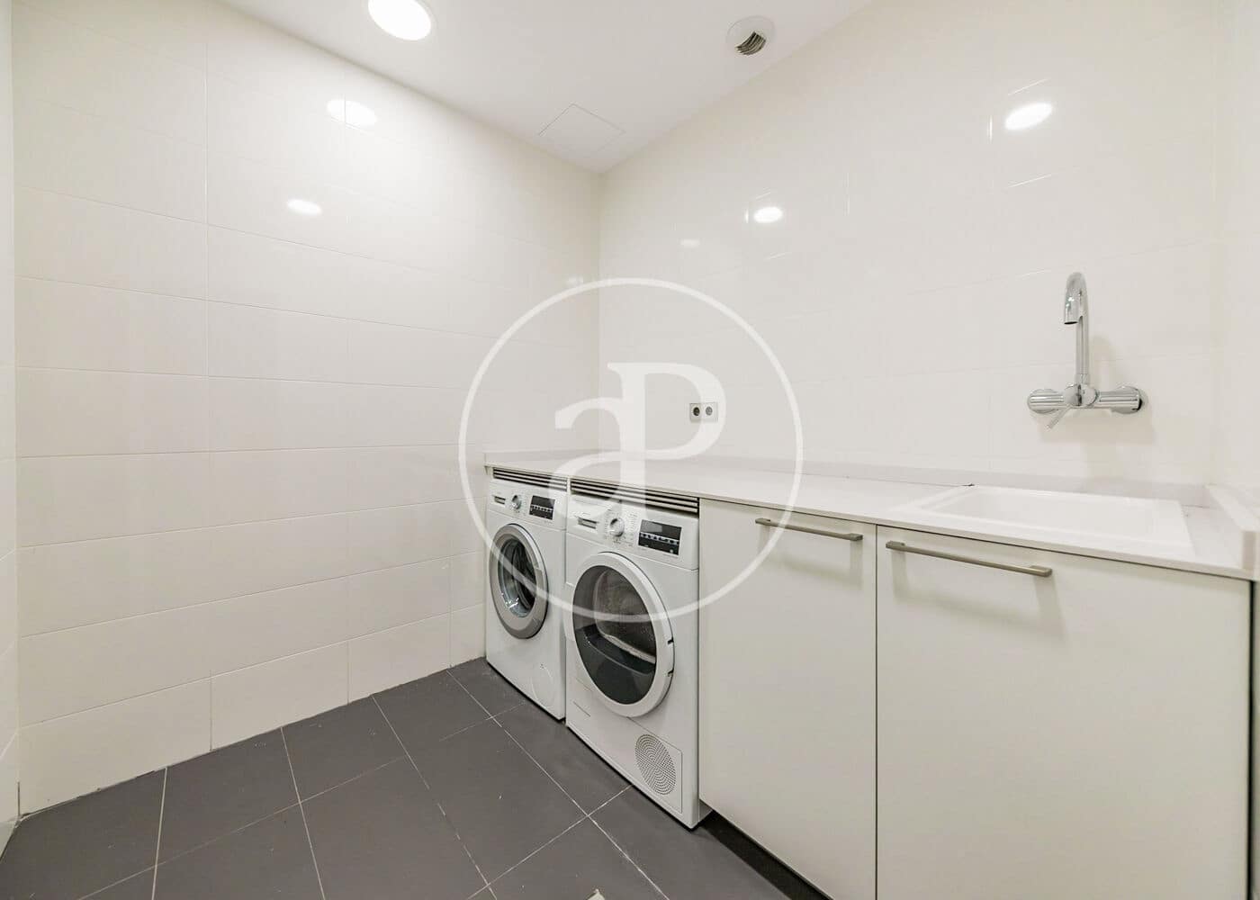 5 soveværelse Villa til salg i Madrid by med swimmingpool - € 2.200.000 (Ref: 8640614)