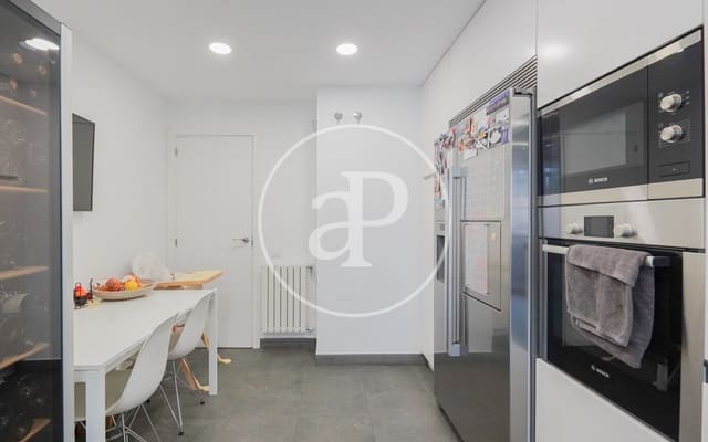 2 bedroom Apartment for sale in Valverde, Madrid city with pool - € 1,290,000 (Ref: 8647070)