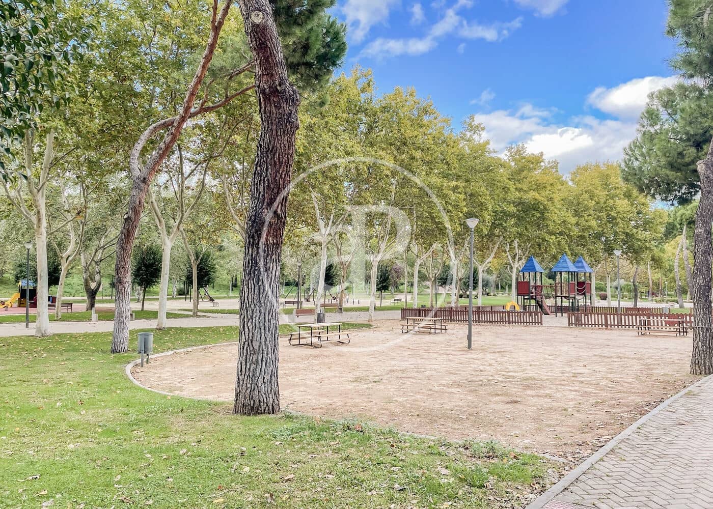 Grunde uden byggetilladelser til salg i Pozuelo de Alarcon - € 825.000 (Ref: 8653786)