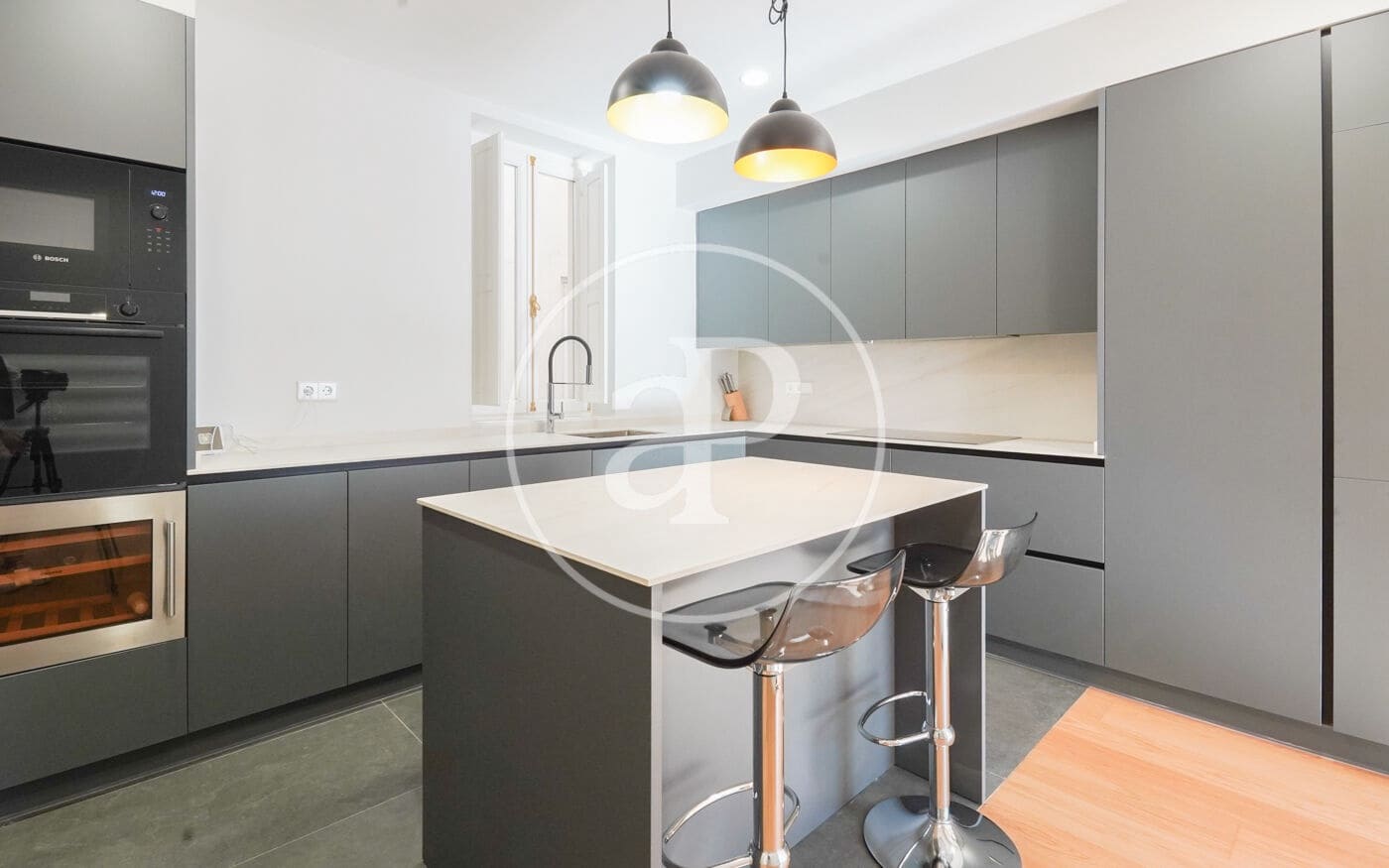 2 soveværelse Lejlighed til salg i Madrid by - € 1.950.000 (Ref: 8718799)