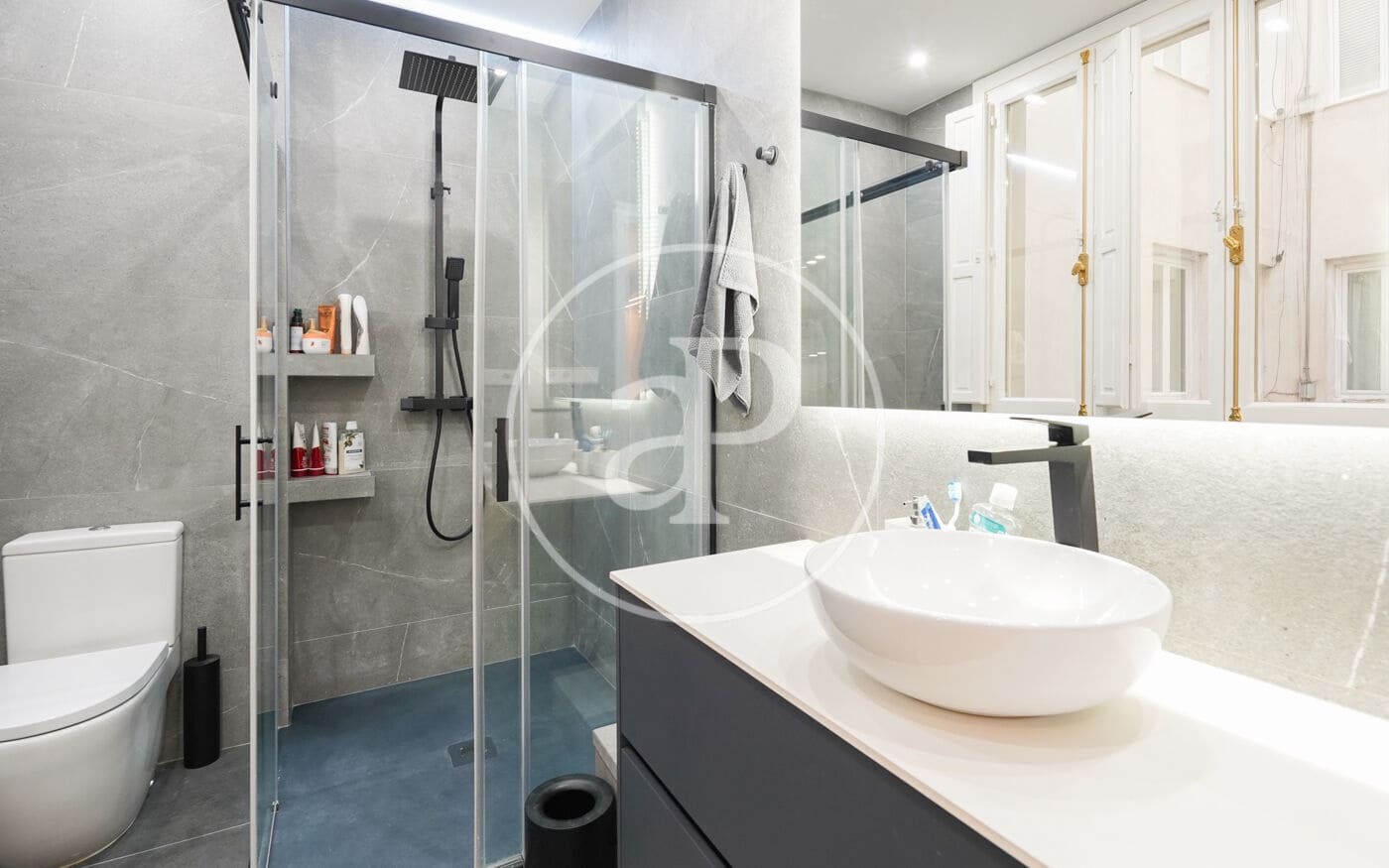 2 soveværelse Lejlighed til salg i Madrid by - € 1.950.000 (Ref: 8718799)