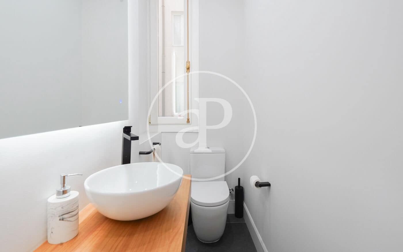 2 soveværelse Lejlighed til salg i Madrid by - € 1.950.000 (Ref: 8718799)