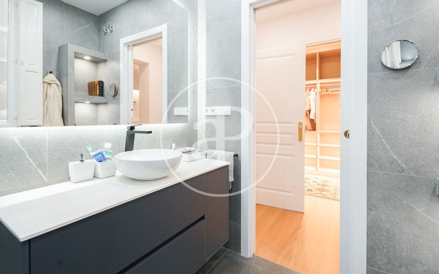 2 soveværelse Lejlighed til salg i Madrid by - € 1.950.000 (Ref: 8718799)