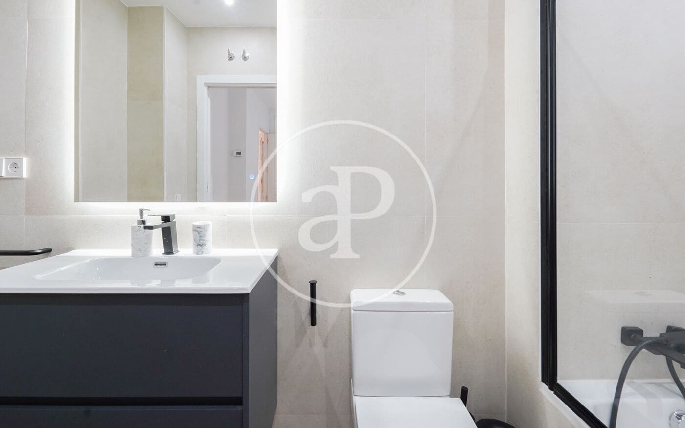 2 soveværelse Lejlighed til salg i Madrid by - € 1.950.000 (Ref: 8718799)