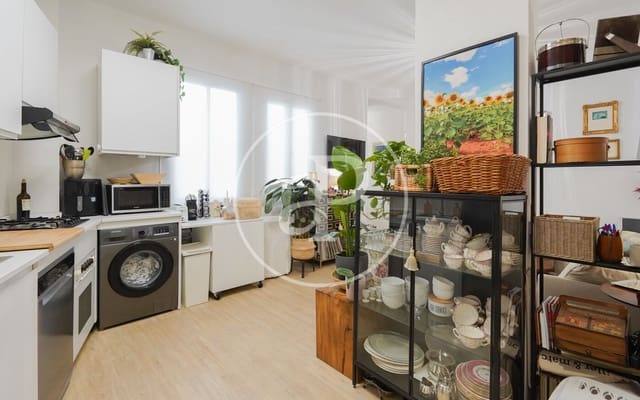 2 bedroom Apartment for sale in Rios Rosas, Madrid city - € 725,000 (Ref: 8725230)