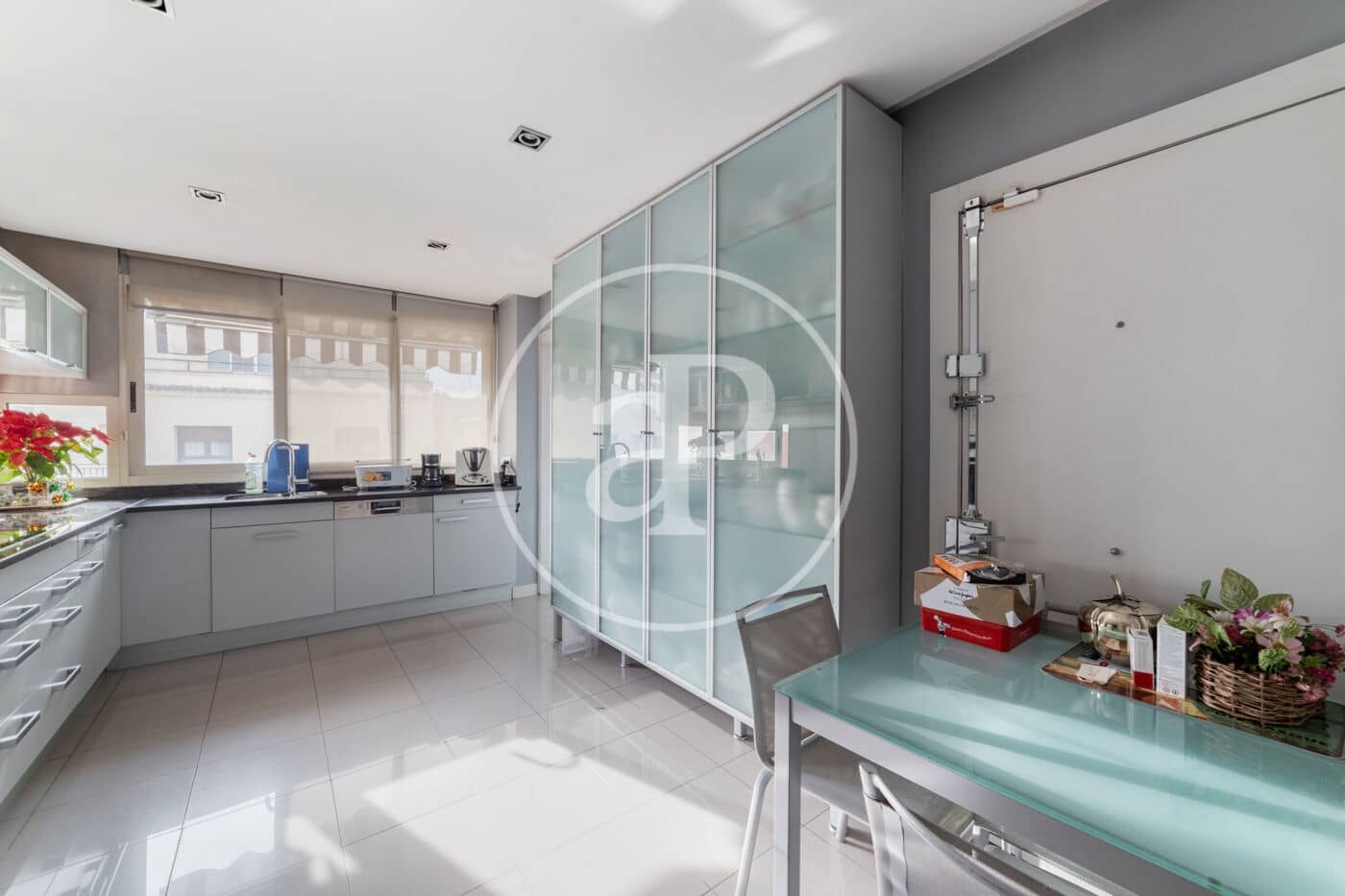 4 soveværelse Lejlighed til salg i Madrid by med swimmingpool - € 2.990.000 (Ref: 8725234)