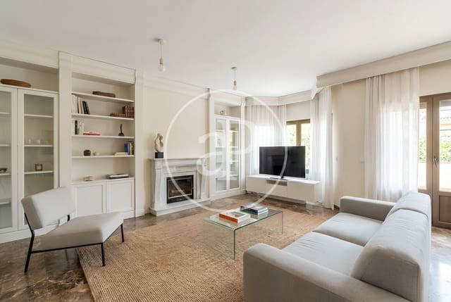 6 Zimmer Villa zu verkaufen in Pozuelo de Alarcón mit Pool - 1.450.000 € (Ref: 8725238)