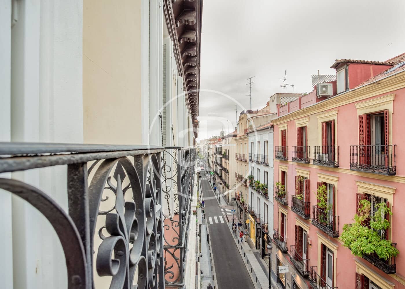 3 soveværelse Lejlighed til leje i Madrid by - € 6.000 (Ref: 8726274)