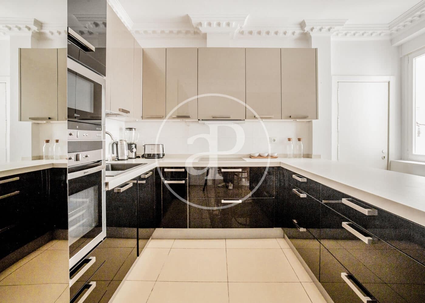 3 soveværelse Lejlighed til leje i Madrid by - € 6.000 (Ref: 8726274)