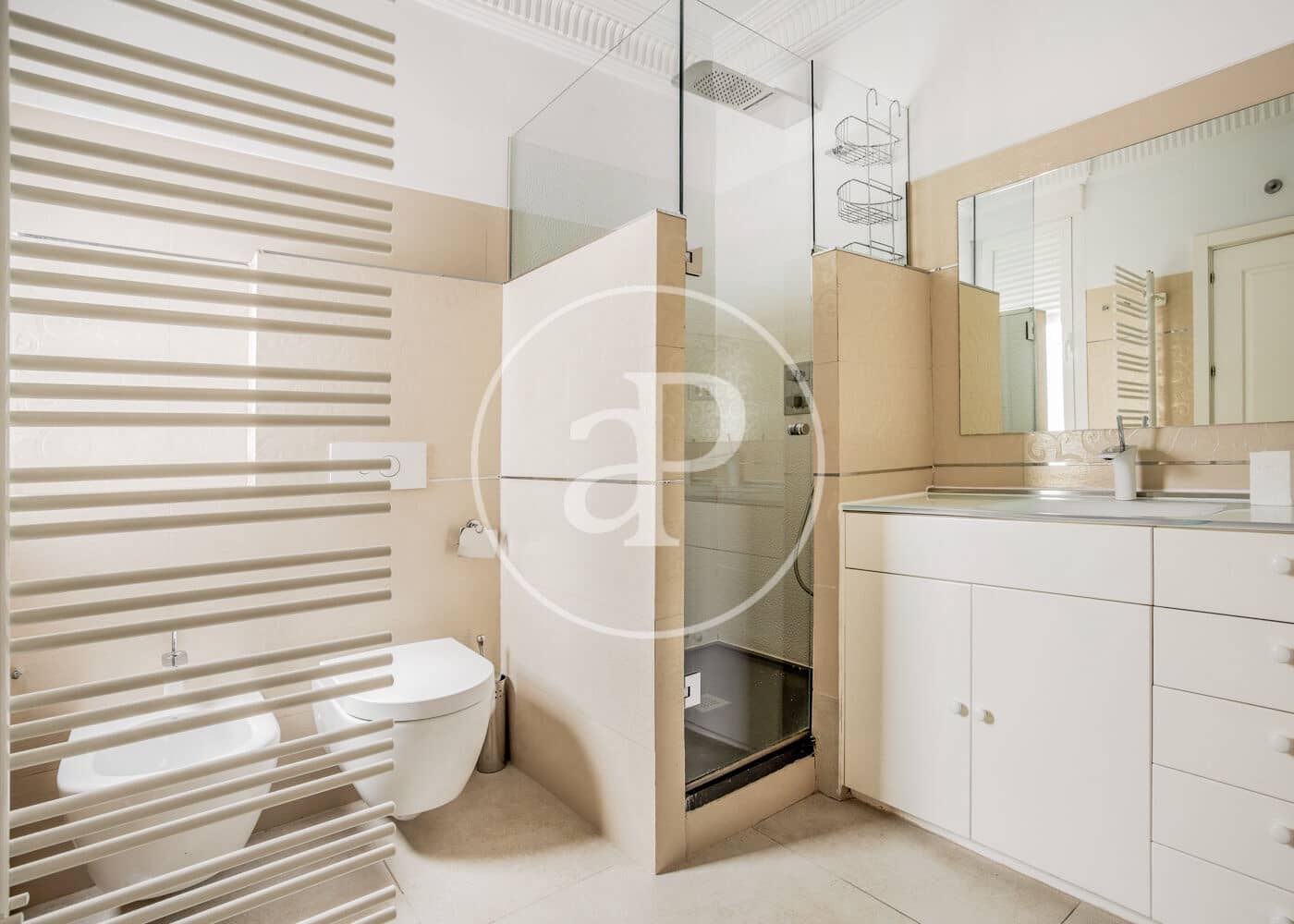 3 soveværelse Lejlighed til leje i Madrid by - € 6.000 (Ref: 8726274)