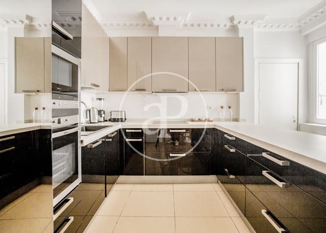 3 soveværelse Lejlighed til leje i Justicia, Madrid by - € 6.000 (Ref: 8726274)