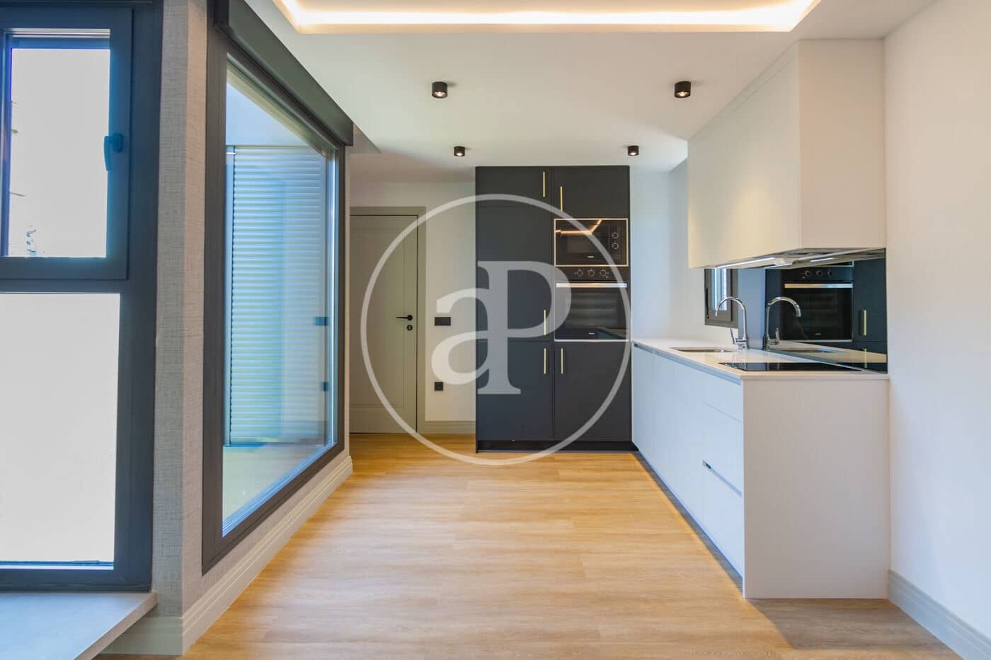 2 bedroom Penthouse for rent in Madrid city with pool garage - € 2,100 (Ref: 8726299)