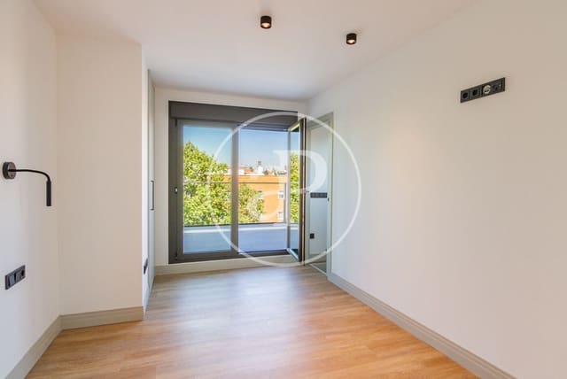 2 bedroom Penthouse for rent in Concepción, Madrid city with pool garage - € 2,100 (Ref: 8726299)