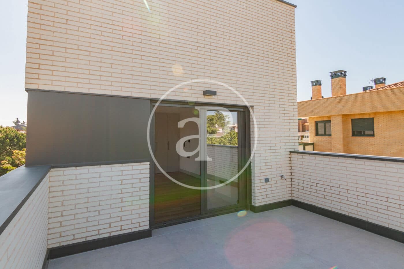 2 bedroom Penthouse for rent in Madrid city with pool garage - € 2,100 (Ref: 8726299)