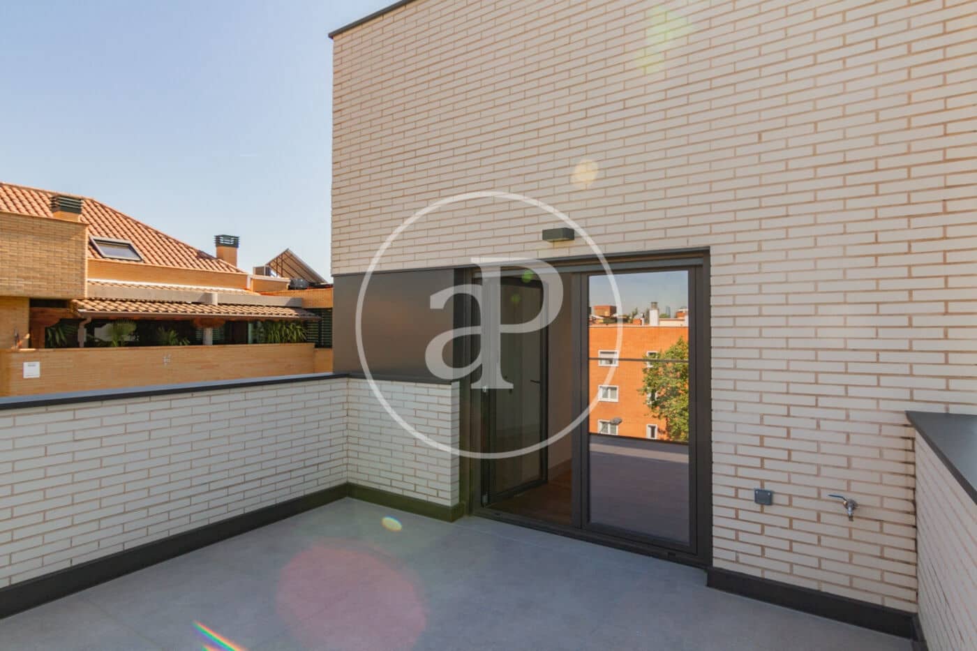 2 bedroom Penthouse for rent in Madrid city with pool garage - € 2,100 (Ref: 8726299)