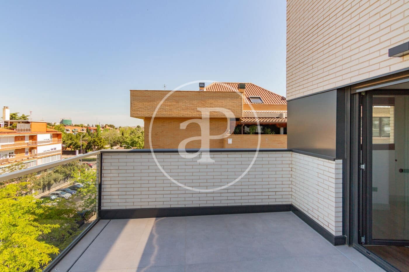 2 bedroom Penthouse for rent in Madrid city with pool garage - € 2,100 (Ref: 8726299)