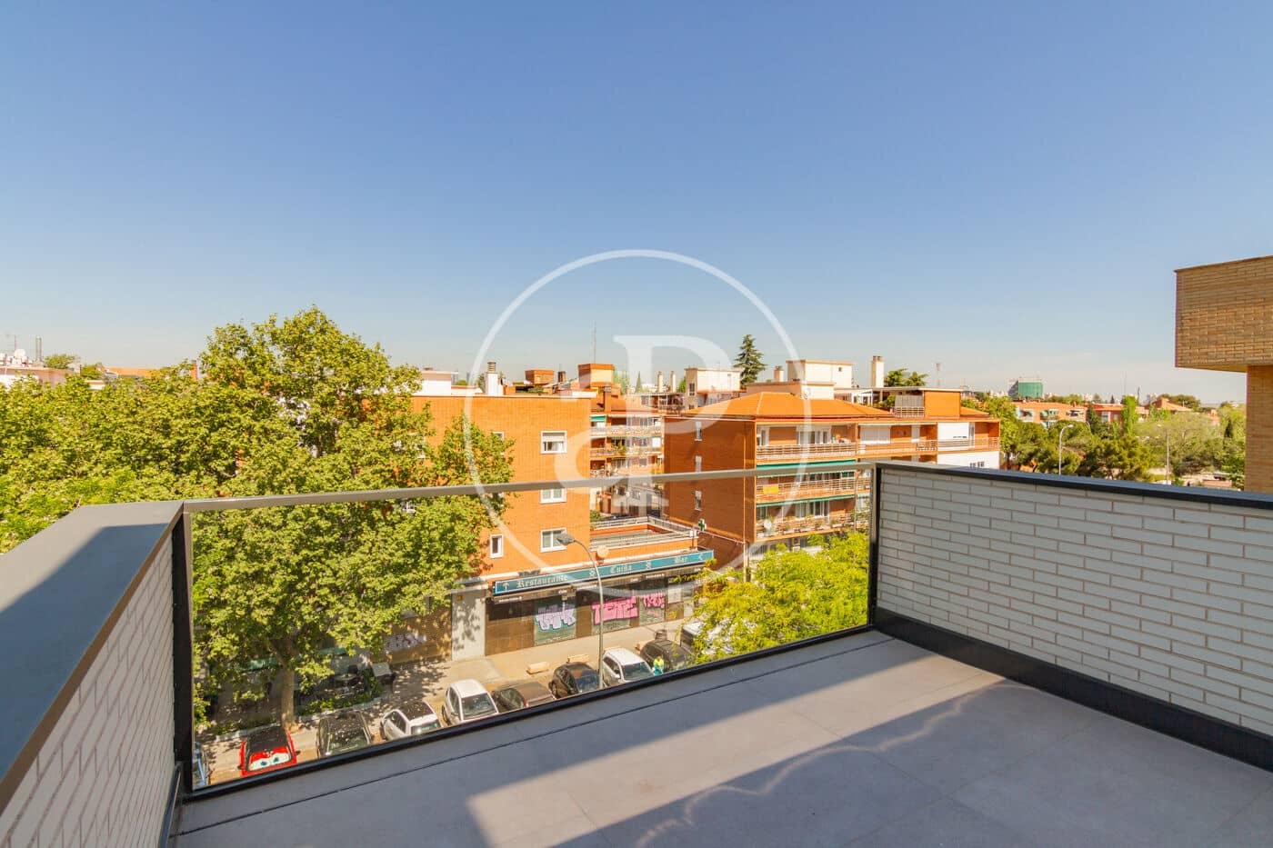 2 bedroom Penthouse for rent in Madrid city with pool garage - € 2,100 (Ref: 8726299)